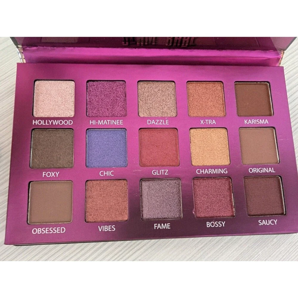 TRENDBEAUTY Glam Babe Eyeshadow Palette Full Size 15 Shades New In Box